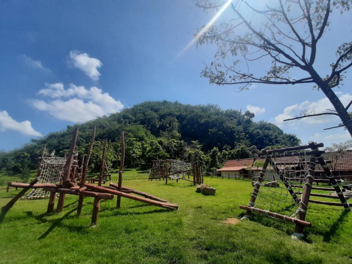 Kalisat Seger Nusantara旅舍 外观 照片